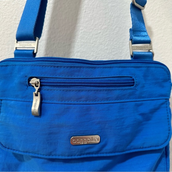 Baggallini Go Bagg With RFID Phone Wristlet - Picture 2 of 8